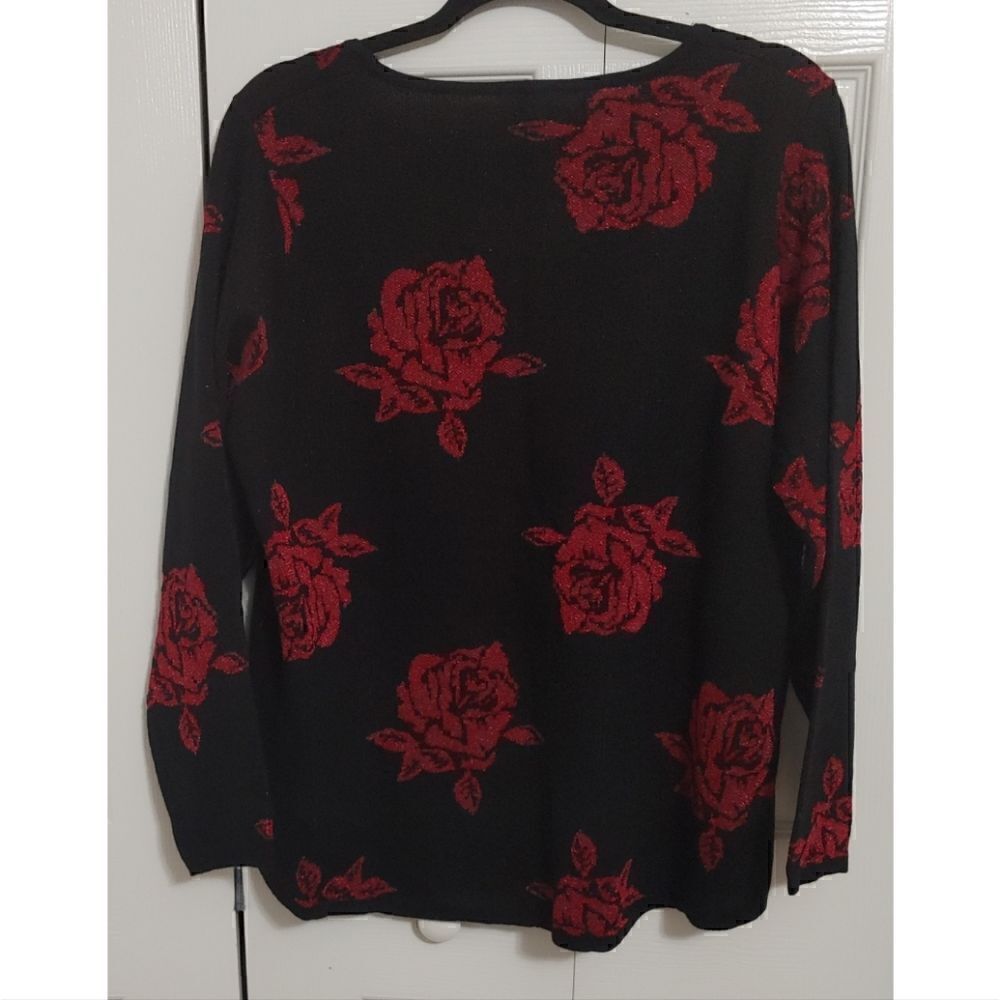 Women's Sweater by Avenue With Roses NWT Size 14/16 - Picture 2 of 9